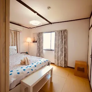 Nippori Nishi-tengachaya Guesthouse西天下茶屋アパートメント Ōsaka